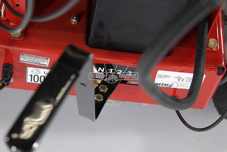 Косилка для высокой травы и кустов MTD WCM 84 E с электрозапуском (USA, 84 см., MTD ThorX, 420 куб.см., сталь, 125 кг.)